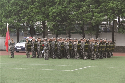 南京举行了一场防空演戏