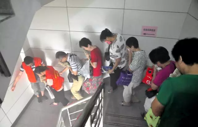 蓝三角讲师团在蓝旗新村社区开展培训和演练3
